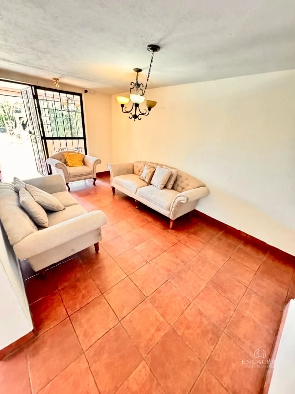 Zona 11 • Casa en Renta • Mariscal - 2