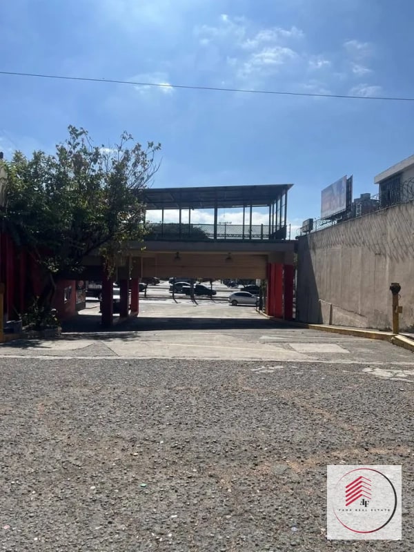 ALQUILER de Local grande ubicado sobre la Aguilar Batres zona 11 ideal para varios negocios iglesia - 9