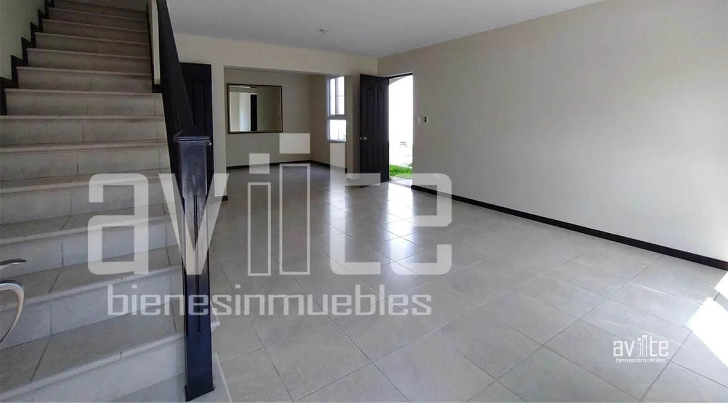 CONDADO NARANJO: Real Navarra, Alameda Norte $$490,000 - 3