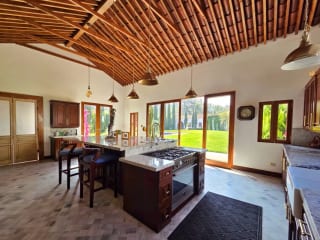 LUJOSA CASA EN EXCELENTE UBICACION EN LA ANTIGUA GUATEMALA — Casa en Venta en Antigua, Sacatepéquez — miniatura 2 de 3