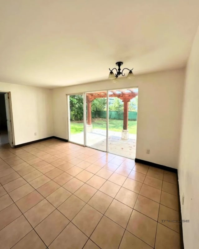 CASA EN RENTA EN CAES KM 23.5 DE UN NIVEL Y AMPLIO JARDIN - 7