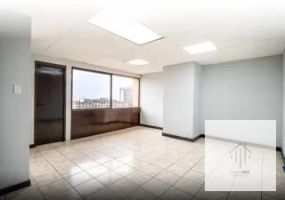 Oficina en Renta en Zona 4 — Oficina en Alquiler en Gran Centro Comercial Zona 4, Zona 4, Guatemala, Ciudad — miniatura 1 de 9