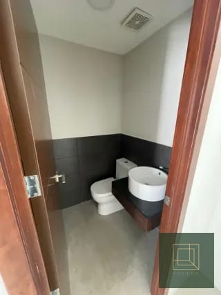 Oficina en renta zona 15 — Oficina en Alquiler en Insigne, Zona 15, Guatemala, Ciudad — miniatura 2 de 4