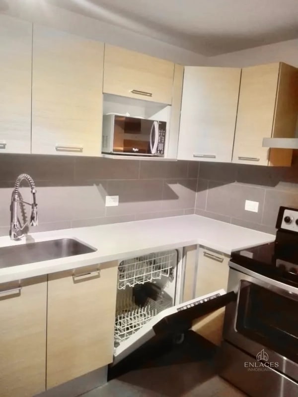 Zona 10 • Apartamento en Renta • Edificio Veinti4 - 10