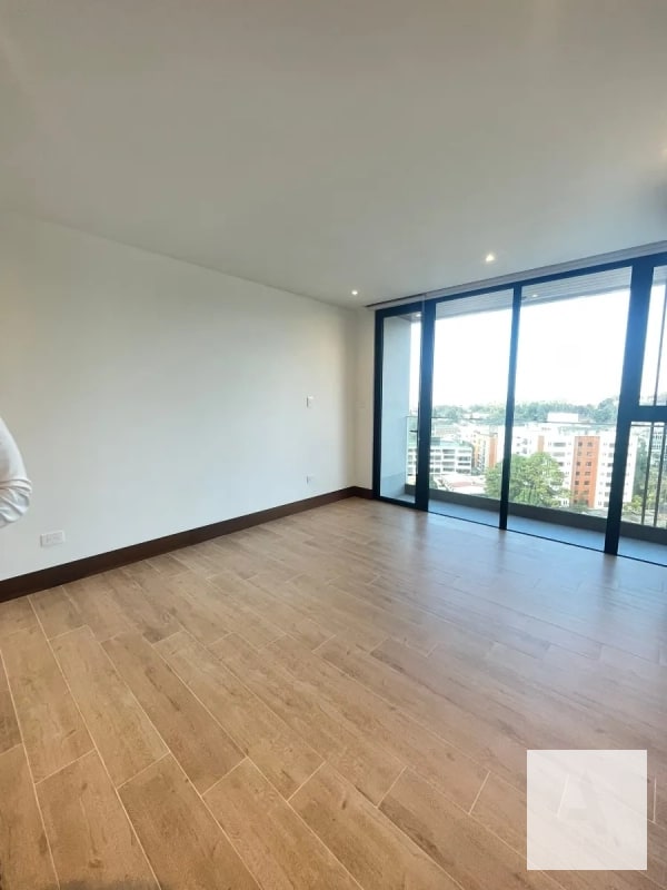 Elegante apartamento en nivel alto dentro de Gaura - zona 15 - 6