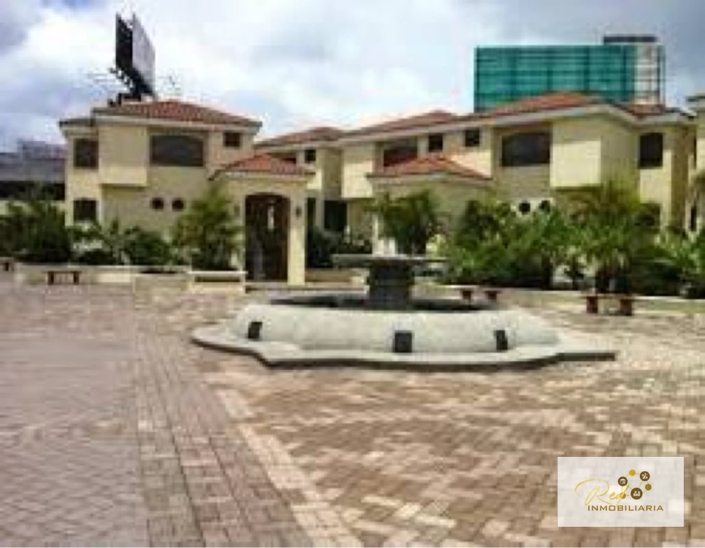 Casa en Venta – Condominio Broken Sound Zona 10 - 17
