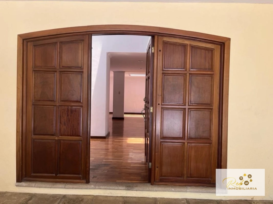 Casa en Venta – Condominio Broken Sound Zona 10 - 14