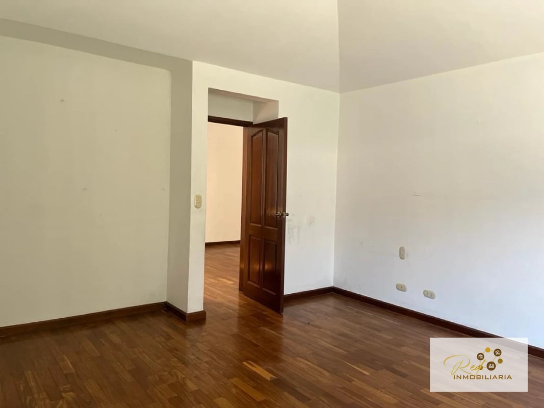 Casa en Venta – Condominio Broken Sound Zona 10 - 7