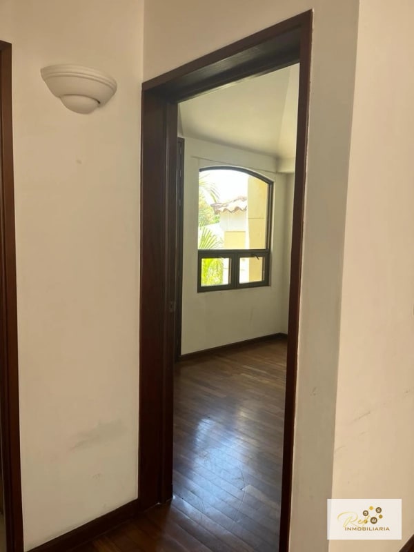 Casa en Venta – Condominio Broken Sound Zona 10 - 2