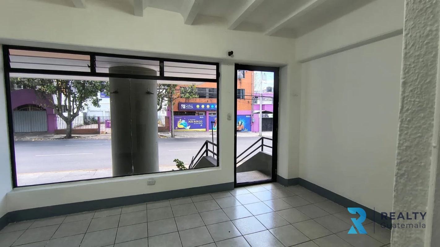 RENTO/VENDO Local Comercial/Clínica  Zona 10, Plaza Buro, 20 calle - 7