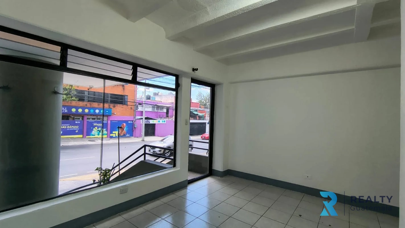 RENTO/VENDO Local Comercial/Clínica  Zona 10, Plaza Buro, 20 calle - 6