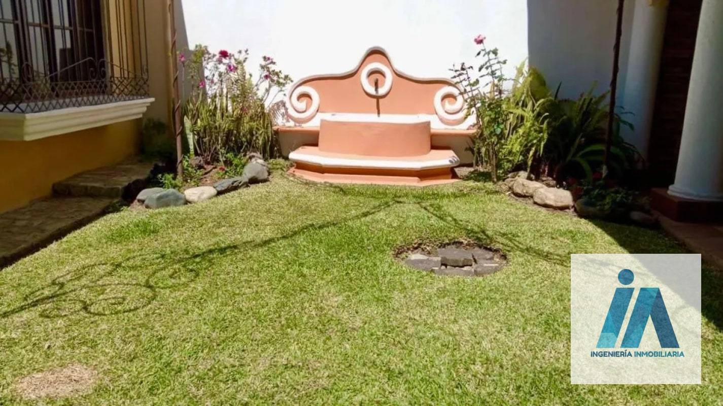 CASA  EN VENTA ESTILO COLONIAL, 📍sobre 20 calle Zona 10 ( fuera de garita) - 11