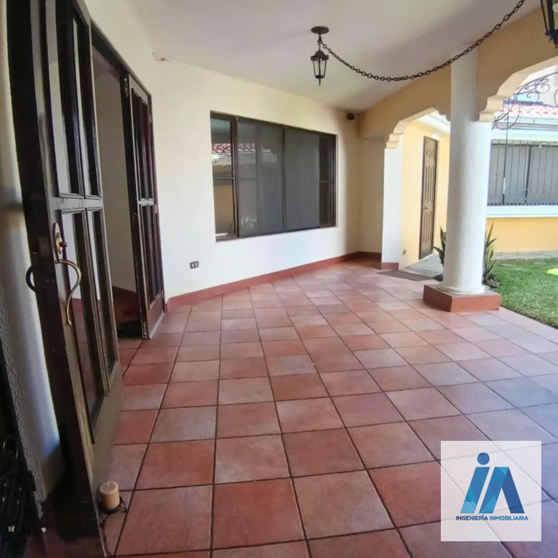 CASA EN VENTA ESTILO COLONIAL, 📍sobre 20 calle Zona 10 ( fuera de garita) - 7