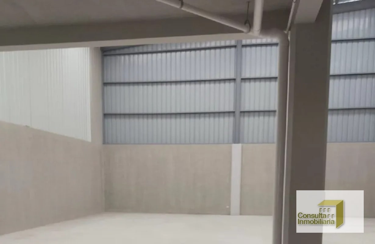 Ofibodega/ Complejo nuevo el Encinal/ 439.30 M2 - 3