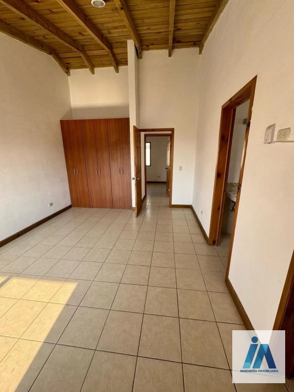 CASA EN ALQUILER📍Condominio San Mateo, Boulevard Acatán Zona 16 - 4