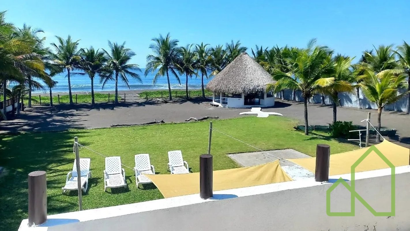 Casa de Playa en Venta en La Curvina, Monterrico - 9