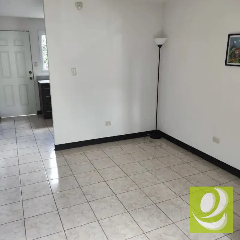 VENDO CASA EN CONDOMINIO FUENTES DEL VALLE NORTE — Casa en Venta en Chinautla, Guatemala, Ciudad — foto 3 de 8