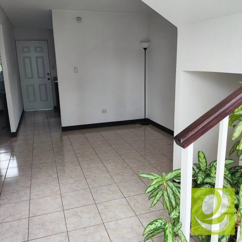 En Venta Casa en Fuentes del Valle Norte 2, zona 18 - 2