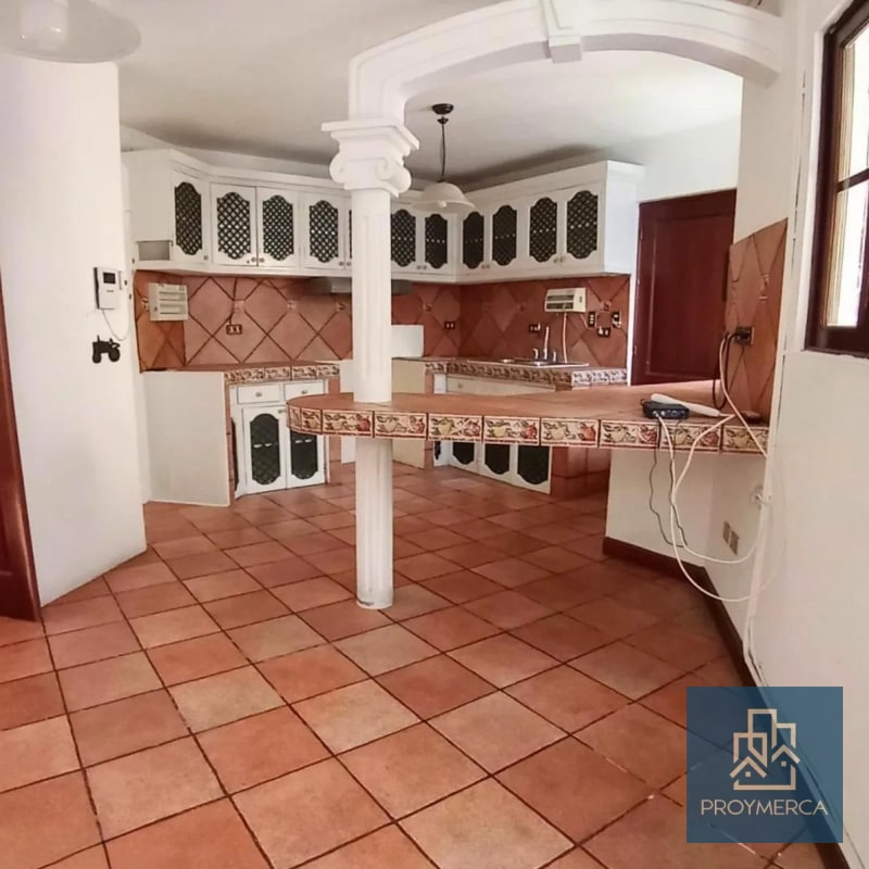 Casa en venta, Estilo colonial, Sobre 20 calle Zona 10 - 9
