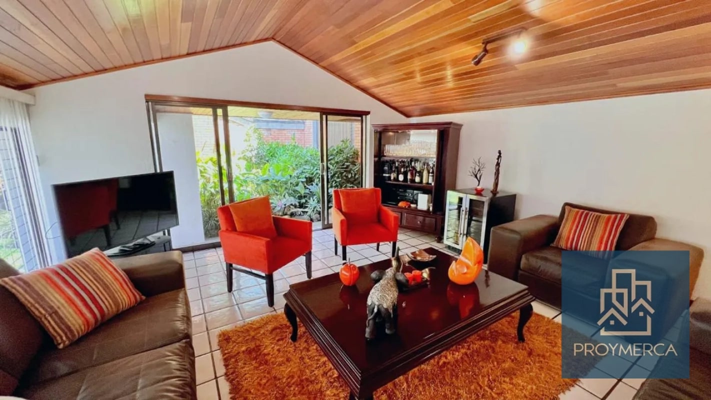 Casa en venta, Área residencial, Zona 15 por San Lázaro | Fuera de garita - 12