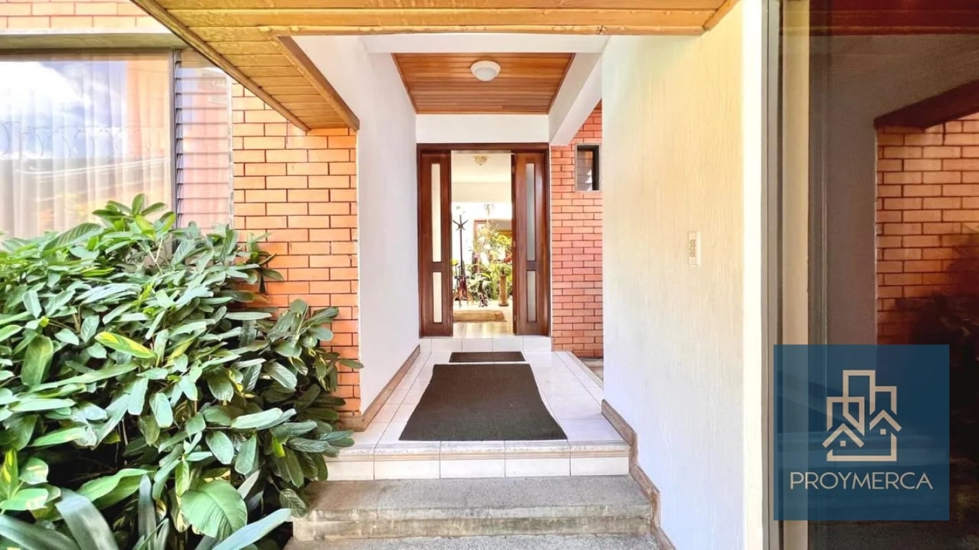 Casa en venta, Área residencial, Zona 15 por San Lázaro | Fuera de garita - 11