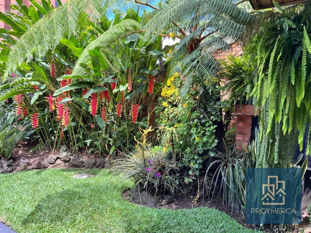 Casa en venta, Área residencial, Zona 15 por San Lázaro | Fuera de garita - 2