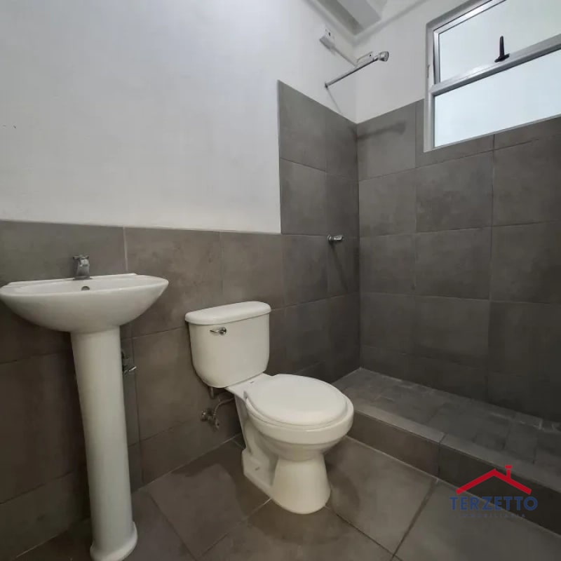 Ofibodega en renta en las Tunas zona 4 Mixco - 3