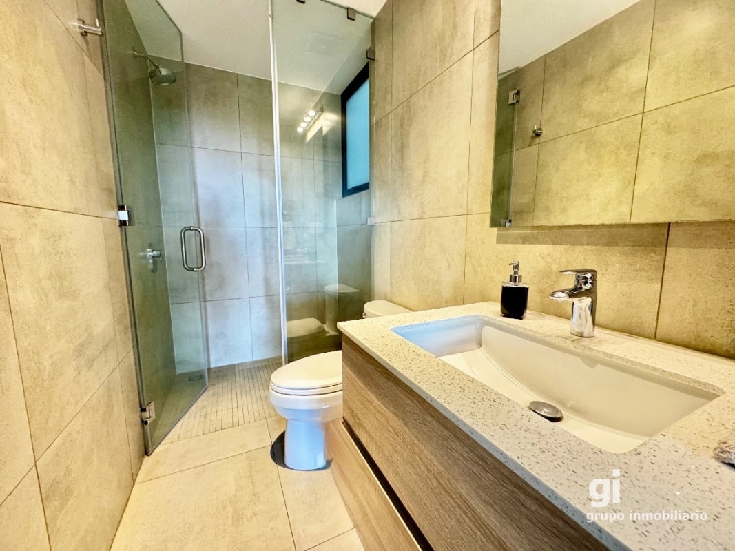 Apartamento de 2 dormitorios con vista verde garantizada en Oakland, Zona 10 - 2