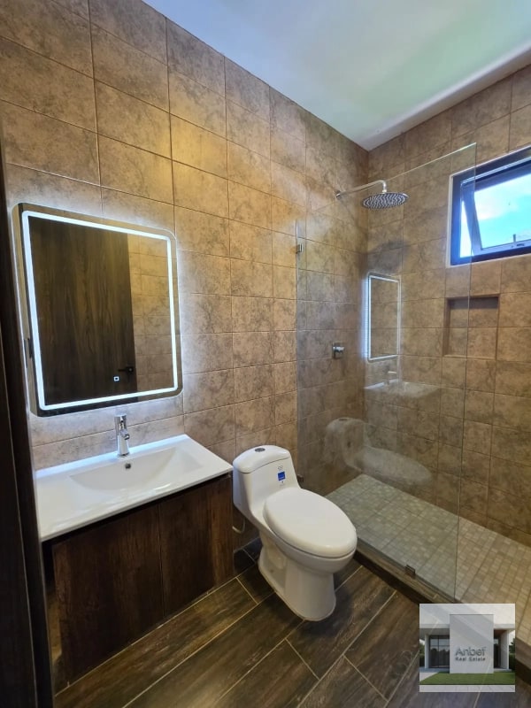 DIAMANTES DE GADIEL Venta Casa en Condominio, 2 Niveles y 4 Dormitorios en Villa Canales Carr a Santa Elena Barillas - 1