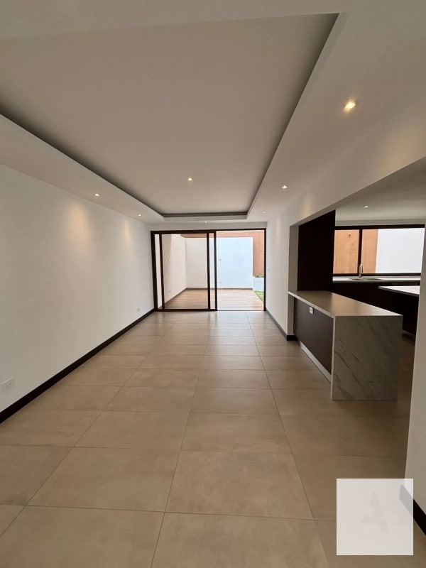 Casa nueva de lujo en venta | Lomas de San Isidro, zona 16 - 10