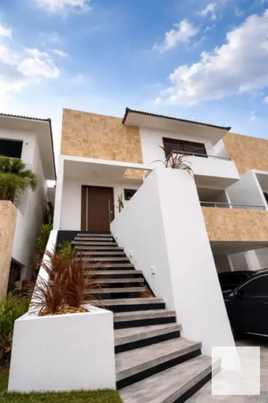 Casa nueva de lujo en venta | Lomas de San Isidro, zona 16 — Casa en Venta en Lomas de San Isidro, Zona 16, Guatemala, Ciudad — foto 1 de 15