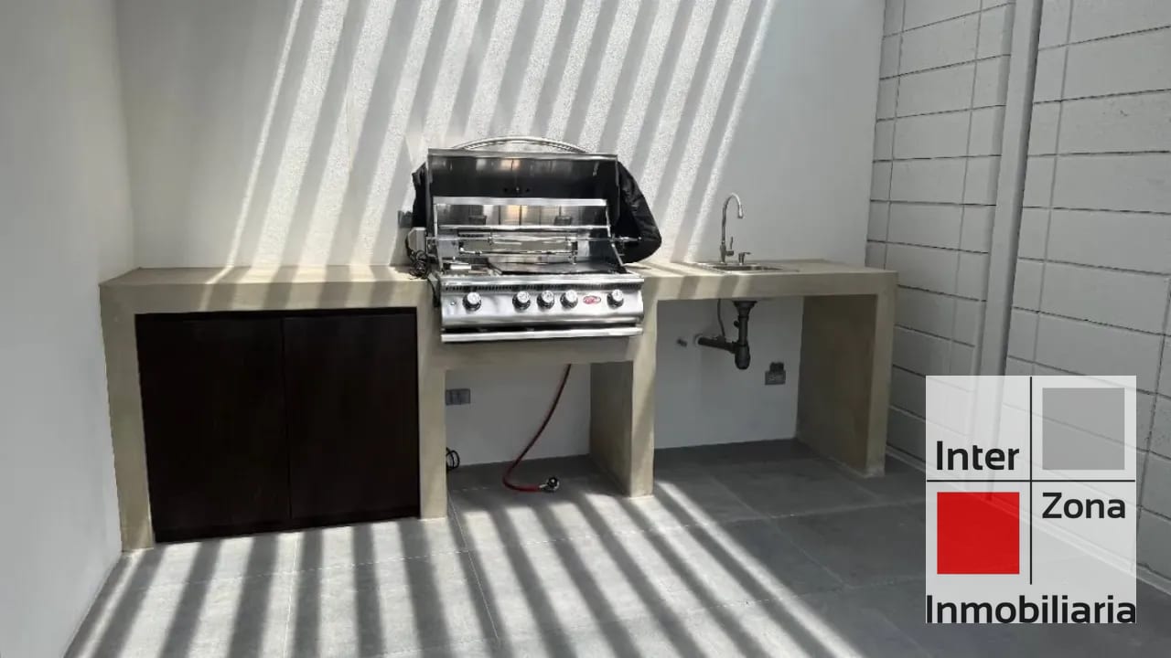 Casa en Molié, con elevador privado+panel solar. US$3,499  Junio 2026 — Casa en Alquiler en Zona 10, Guatemala, Ciudad — foto 16 de 16