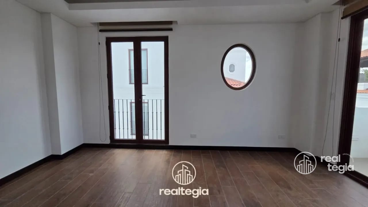 APARTAMENTO EN LIRIOS DE CAYALÁ ZONA 16 — Apartamento en Alquiler en Zona 16, Guatemala, Ciudad — foto 12 de 13