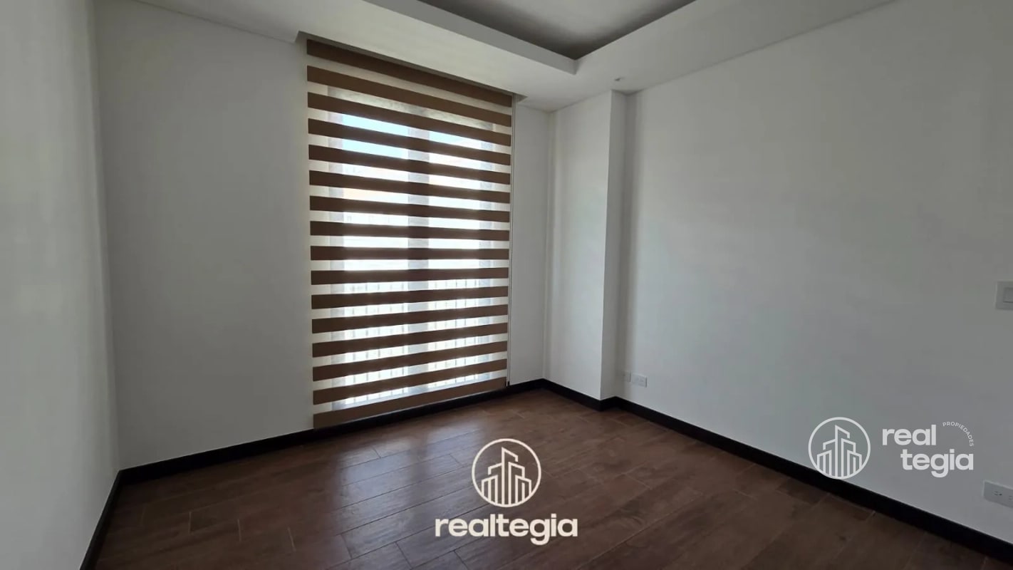APARTAMENTO EN LIRIOS DE CAYALÁ ZONA 16 - 8
