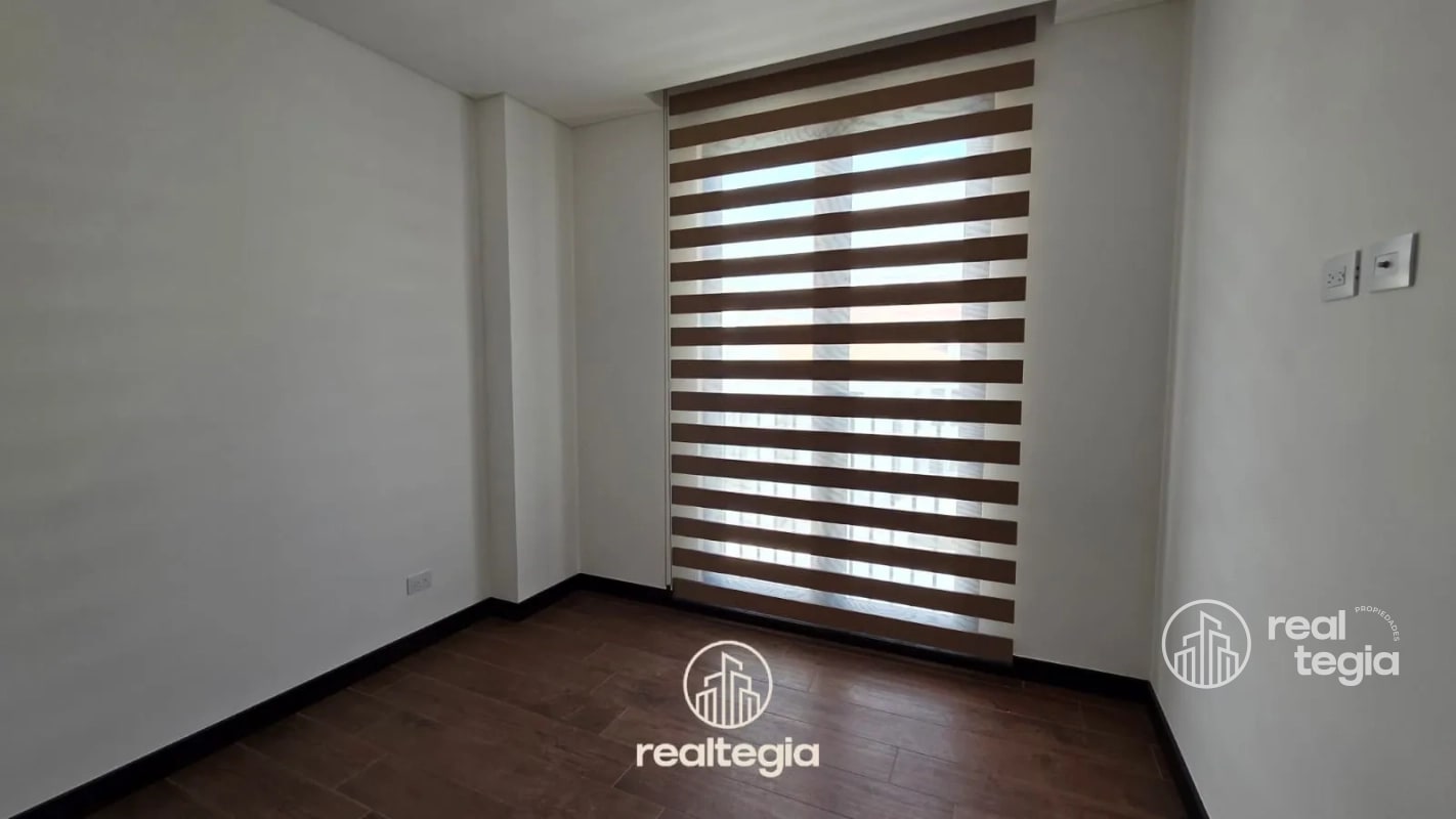 APARTAMENTO EN LIRIOS DE CAYALÁ ZONA 16 - 3