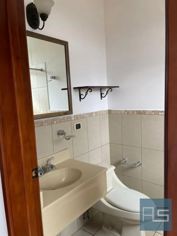 En RENTA - Amplio Apartamento ubicado en sector exclusivo de Oakland Zona 10 - 7