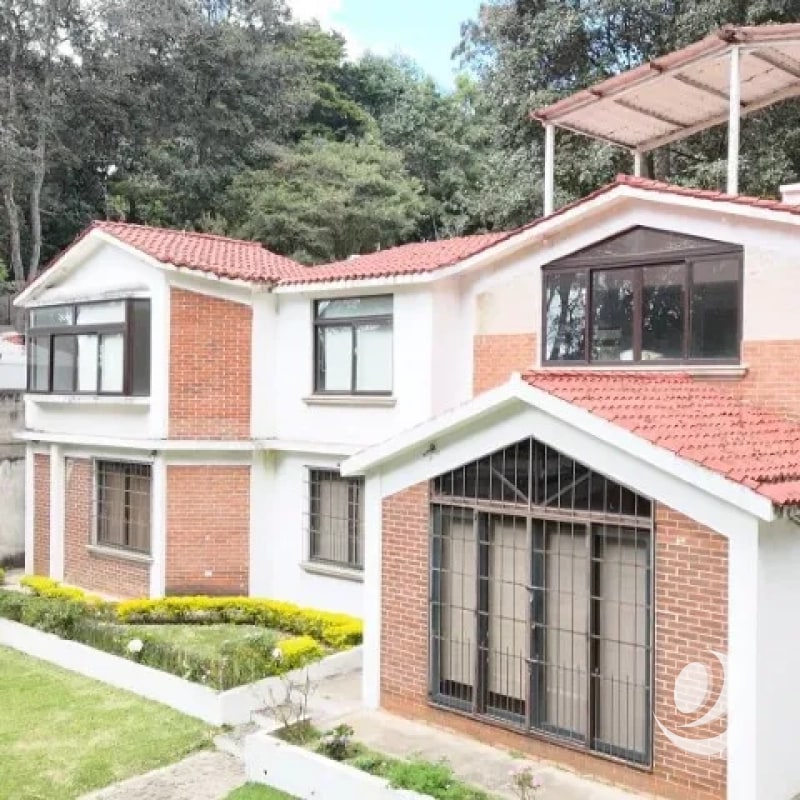 Casa con Jardín en Venta San Lucas Sacatepéquez - 17