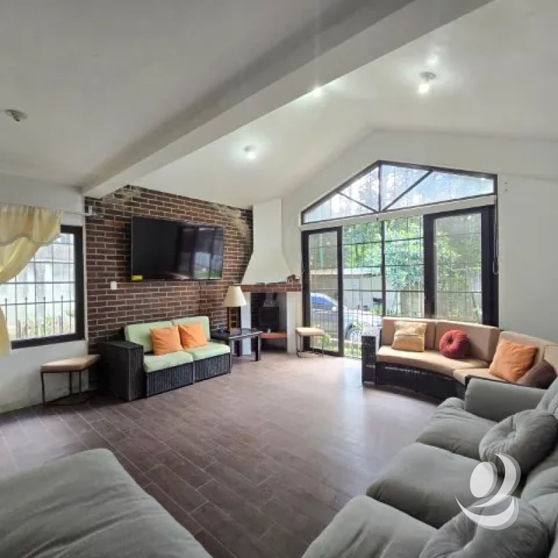 Casa con Jardín en Venta San Lucas Sacatepéquez - 13