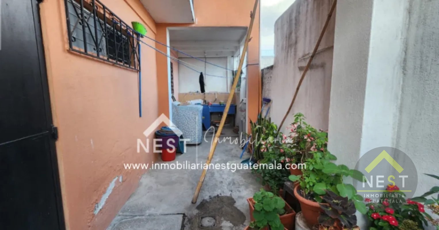 Casa en venta con ingreso adicional (2 apartamentos) | COLONIA EL TESORO - Zona 2 de Mixco - 1