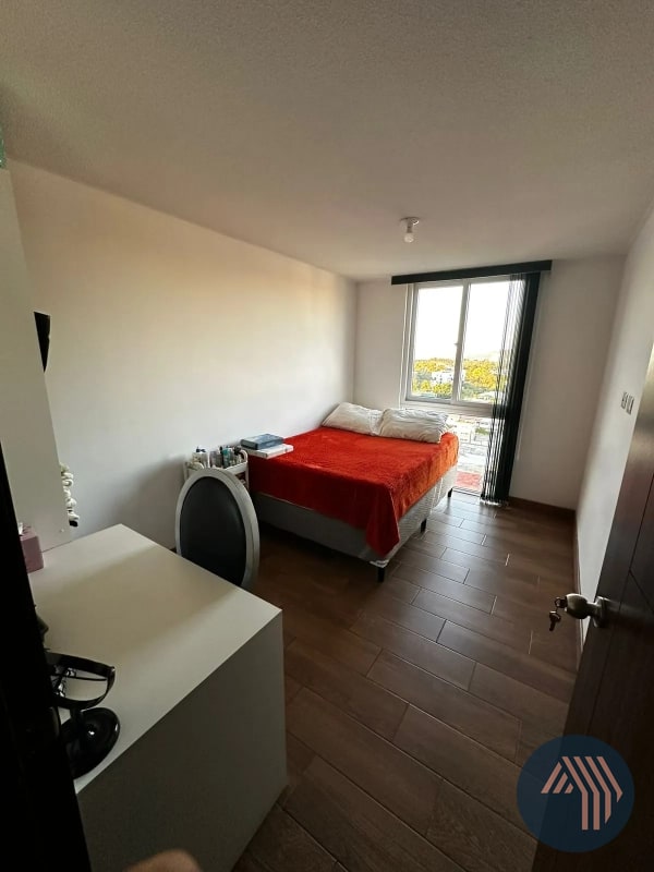 ALQUILER DE AMPLIO PENTHOUSE - ROQUE, ZONA 02 - 13