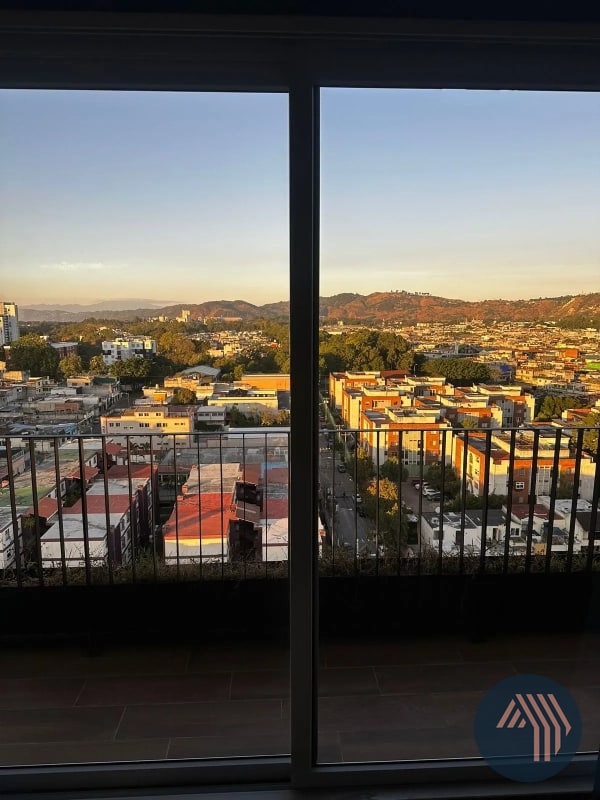 ALQUILER DE AMPLIO PENTHOUSE - ROQUE, ZONA 02 - 11
