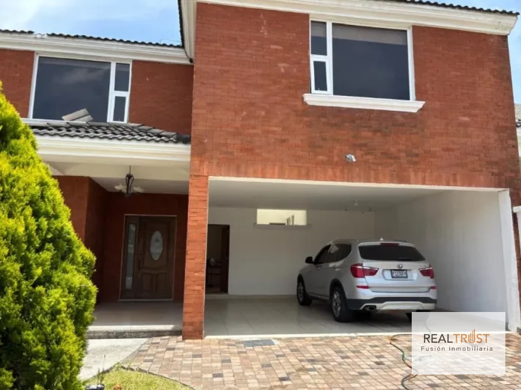 Hermosa casa grande en Residencial Los Diamantes - 17