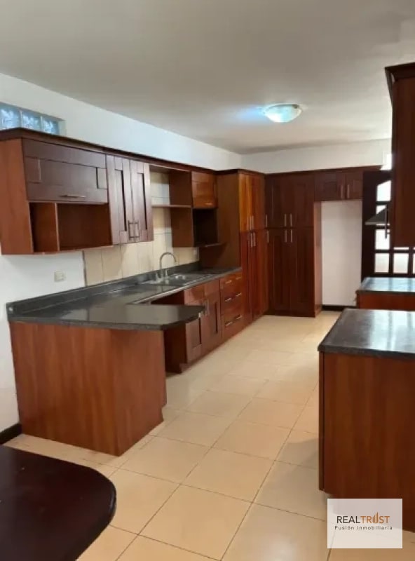 Hermosa casa grande en Residencial Los Diamantes - 15