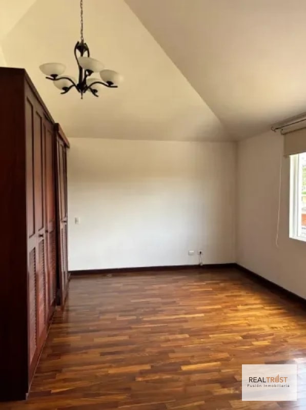 Hermosa casa grande en Residencial Los Diamantes - 8