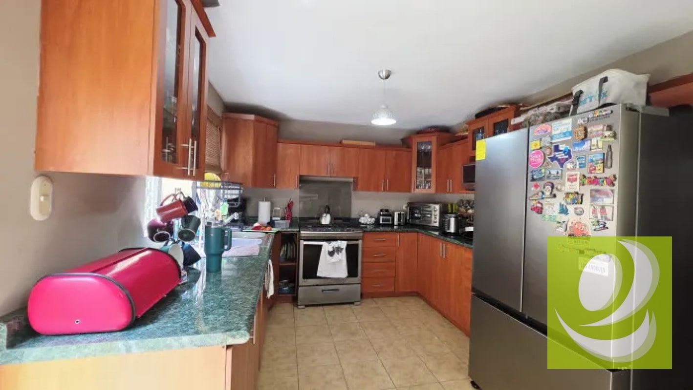 EN VENTA CASA EN CONDOMINIO SAN MARINO ZONA 8 DE MIXCO - 8