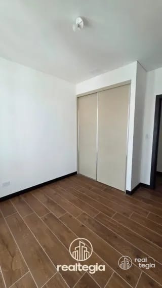 APARTAMENTO LIRIOS DE CAYALÁ ZONA 16 — Apartamento en Alquiler en Zona 16, Guatemala, Ciudad — miniatura 6 de 12