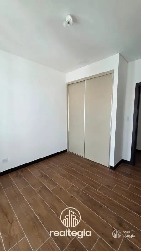 APARTAMENTO LIRIOS DE CAYALÁ ZONA 16 — Apartamento en Alquiler en Zona 16, Guatemala, Ciudad — foto 6 de 12