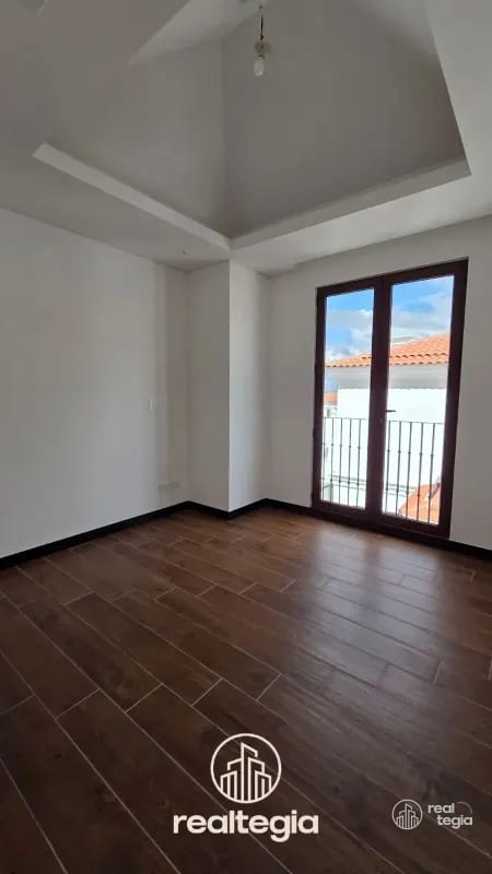 APARTAMENTO LIRIOS DE CAYALÁ ZONA 16 — Apartamento en Alquiler en Zona 16, Guatemala, Ciudad — foto 4 de 12