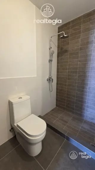 APARTAMENTO LIRIOS DE CAYALÁ ZONA 16 — Apartamento en Alquiler en Zona 16, Guatemala, Ciudad — miniatura 2 de 12