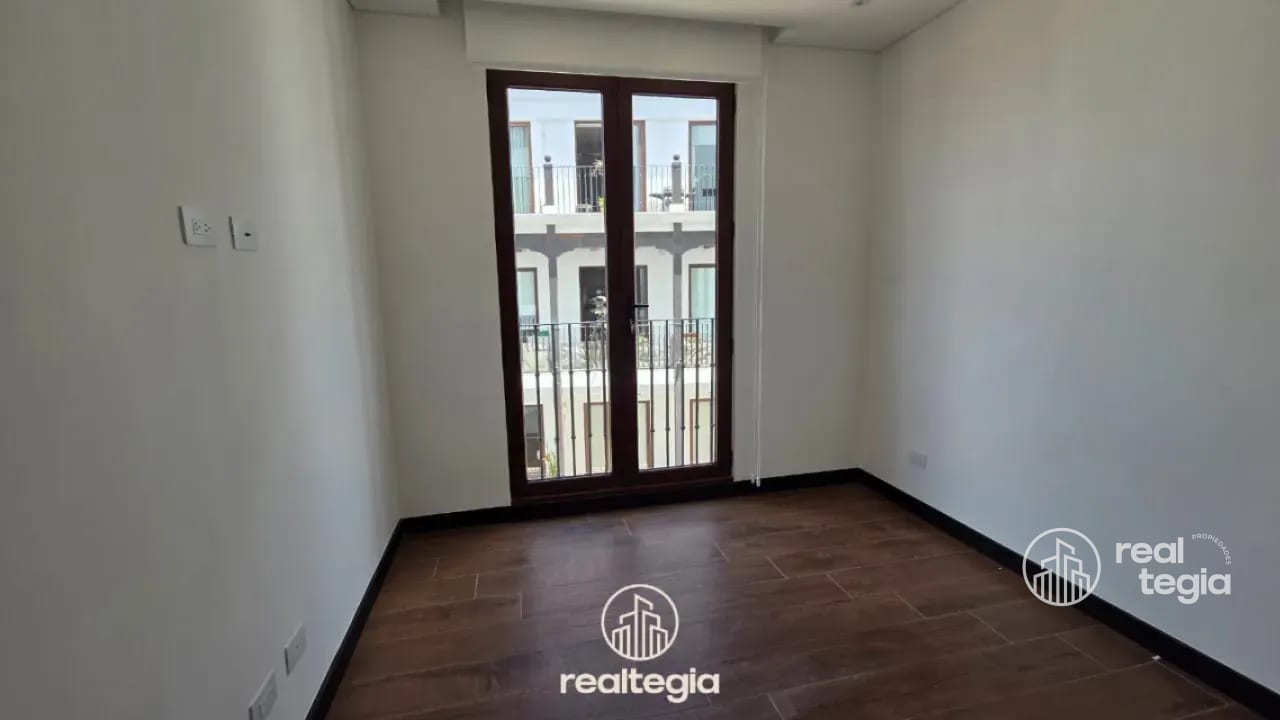 APARTAMENTO LIRIOS DE CAYALÁ ZONA — Apartamento en Alquiler en Zona 16, Guatemala, Ciudad — foto 12 de 14